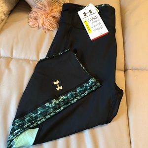 🆕Women’s Under Armour Athletic Capris